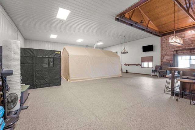 90917 240th Street, Austin, MN 55912