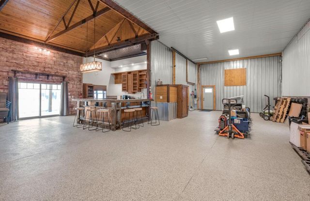 90917 240th Street, Austin, MN 55912