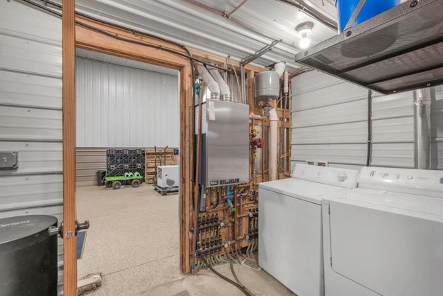 90917 240th Street, Austin, MN 55912