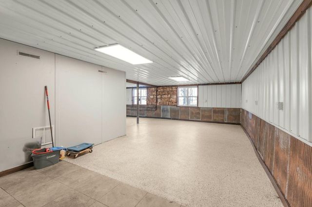 90917 240th Street, Austin, MN 55912