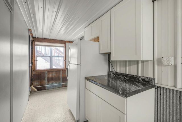 90917 240th Street, Austin, MN 55912