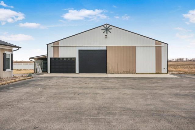 90917 240th Street, Austin, MN 55912