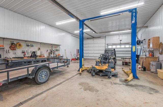 90917 240th Street, Austin, MN 55912