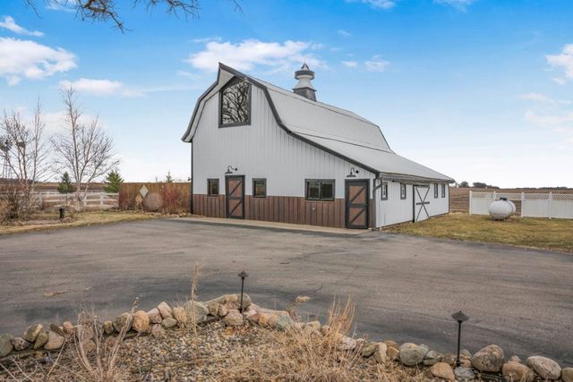 90917 240th Street, Austin, MN 55912