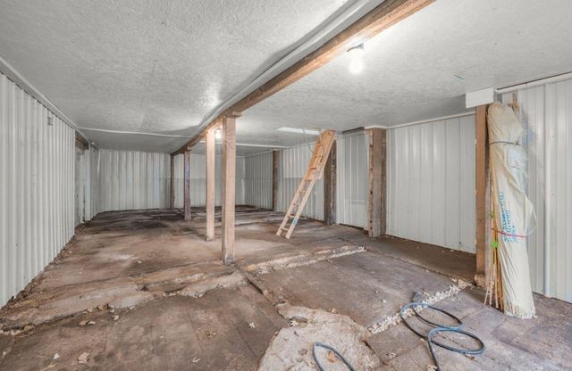 90917 240th Street, Austin, MN 55912
