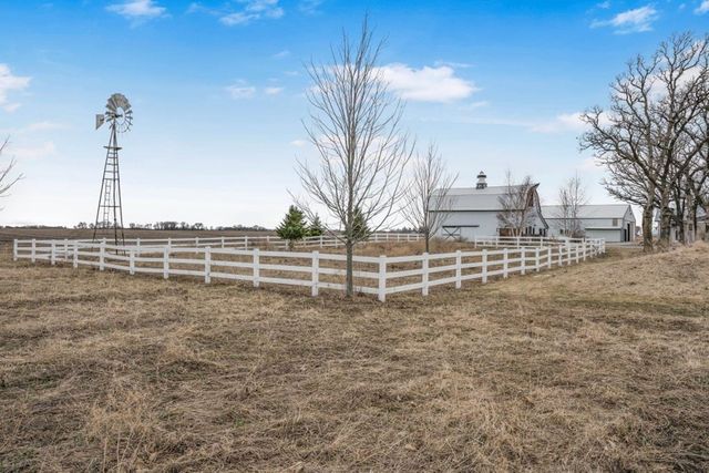 90917 240th Street, Austin, MN 55912