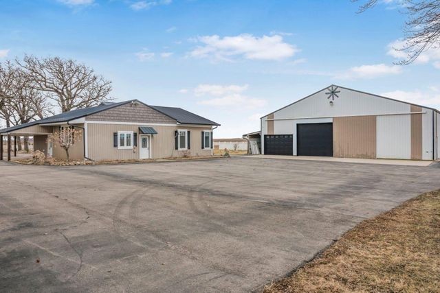 90917 240th Street, Austin, MN 55912