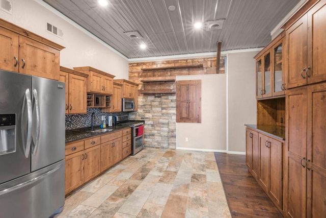 90917 240th Street, Austin, MN 55912