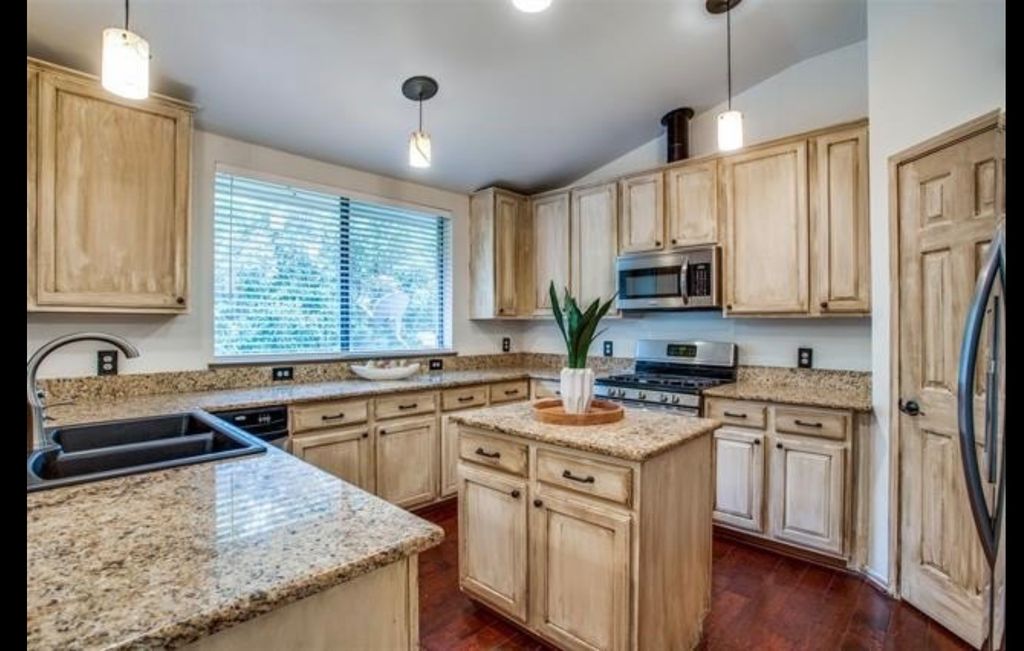 2032 Signal Ridge Place, Rockwall, TX 75032
