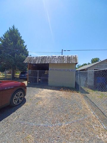 1724 Crest Street, Klamath Falls, OR 97603