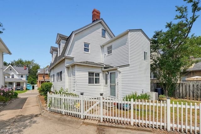 102 Marvin Avenue, Akron, OH 44302