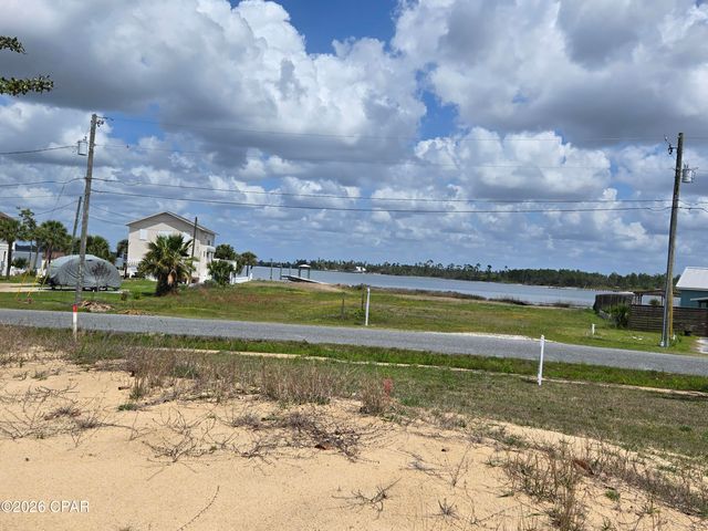 744 N Bay Drive, Lynn Haven, FL 32444