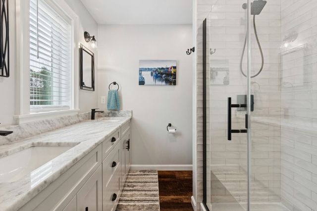 17 Fairgrounds Road, Bradford, NH 03221