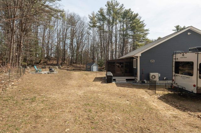 17 Fairgrounds Road, Bradford, NH 03221