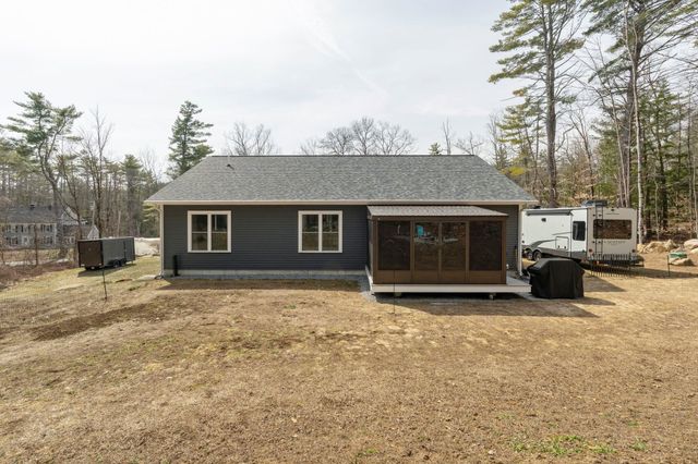 17 Fairgrounds Road, Bradford, NH 03221