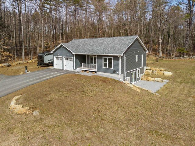 17 Fairgrounds Road, Bradford, NH 03221