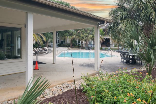 266 Alexandra Drive 13, Mount Pleasant, SC 29464