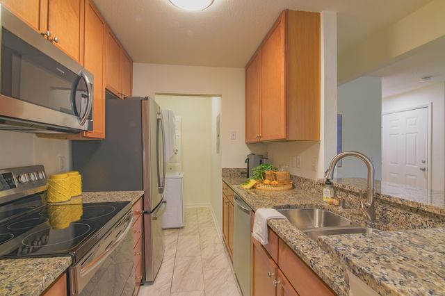 266 Alexandra Drive 13, Mount Pleasant, SC 29464