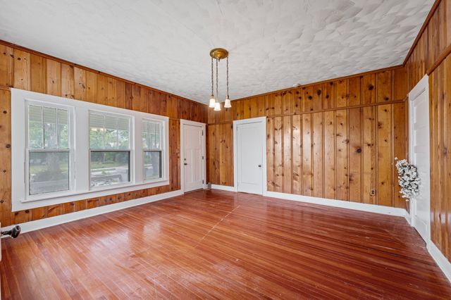 817 W Long Street, Stephenville, TX 76401