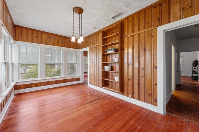 817 W Long Street, Stephenville, TX 76401