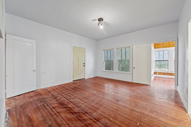 817 W Long Street, Stephenville, TX 76401