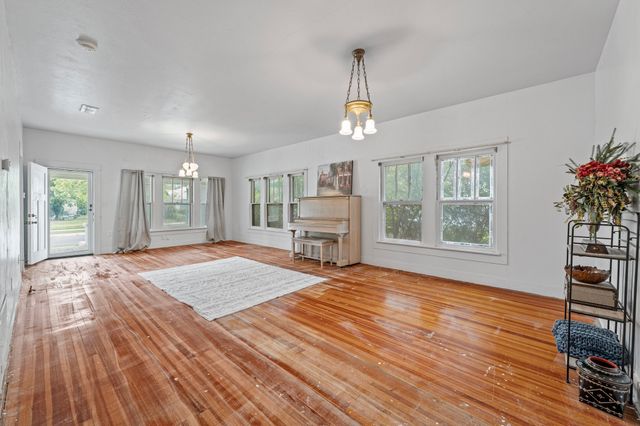 817 W Long Street, Stephenville, TX 76401