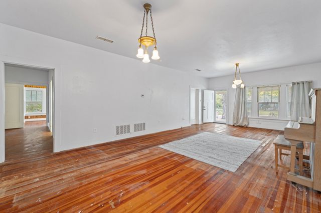 817 W Long Street, Stephenville, TX 76401