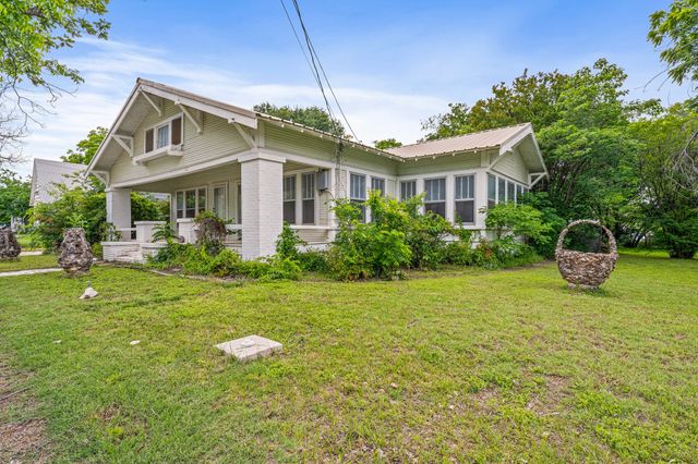 817 W Long Street, Stephenville, TX 76401