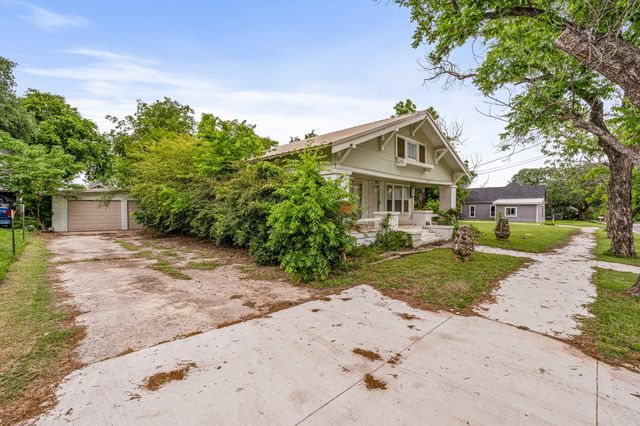 817 W Long Street, Stephenville, TX 76401