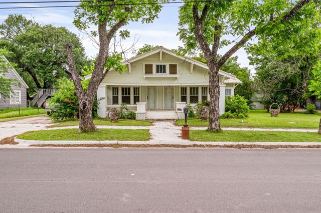 817 W Long Street, Stephenville, TX 76401