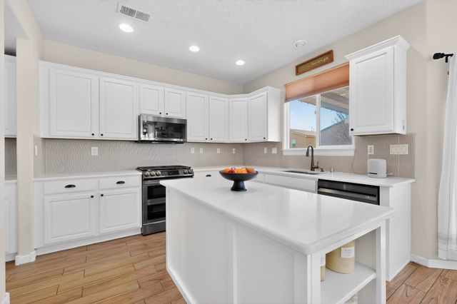 7121 Fairbanks Drive NE, Rio Rancho, NM 87144