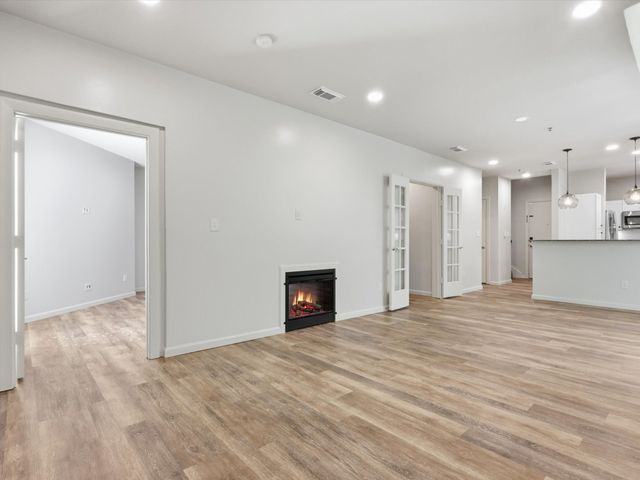 4122 Avondale Avenue 204, Dallas, TX 75219