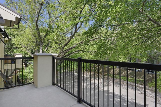 4122 Avondale Avenue 204, Dallas, TX 75219