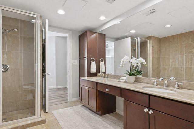 4122 Avondale Avenue 204, Dallas, TX 75219