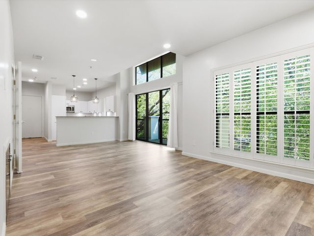 4122 Avondale Avenue 204, Dallas, TX 75219