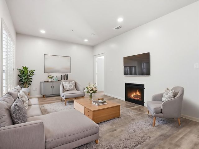 4122 Avondale Avenue 204, Dallas, TX 75219