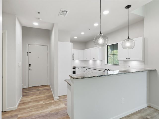 4122 Avondale Avenue 204, Dallas, TX 75219