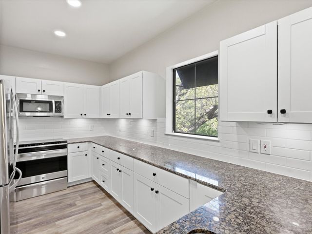 4122 Avondale Avenue 204, Dallas, TX 75219