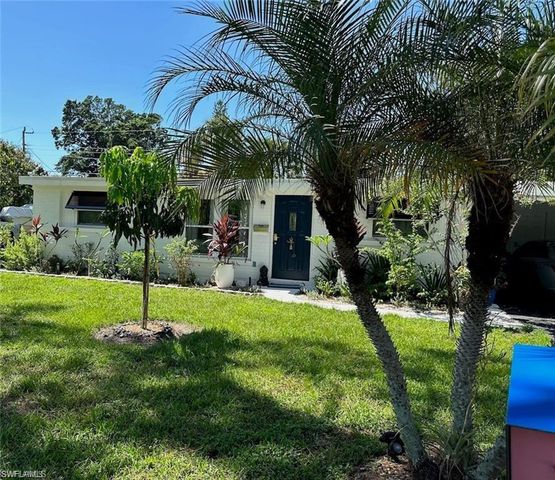 1340 Delmar LN, Naples, FL 34104