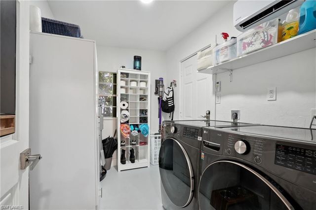 1340 Delmar LN, Naples, FL 34104
