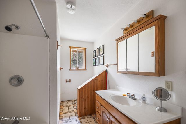 346 Old Range Rd, Clark Fork, ID 83811