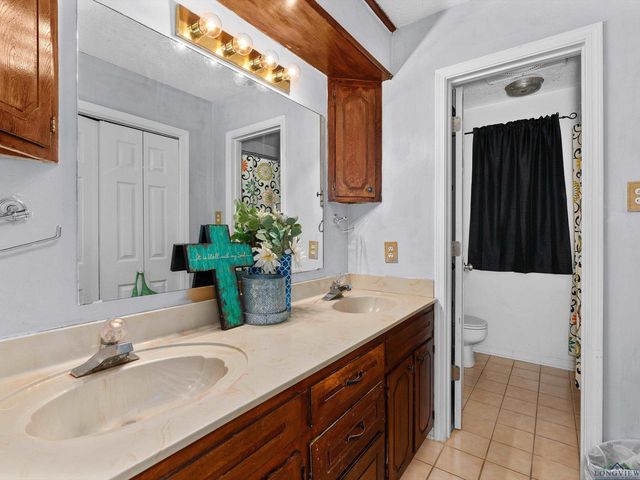 1005 Warren DR, Marshall, TX 75672