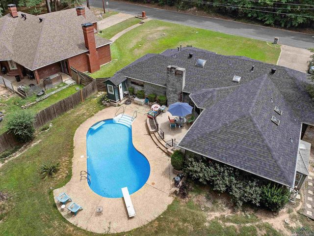 1005 Warren DR, Marshall, TX 75672