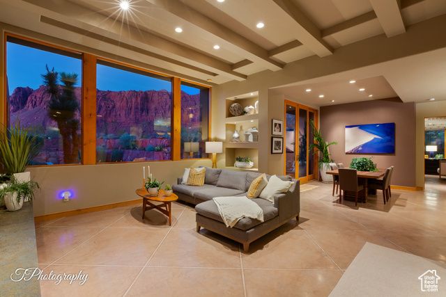 688 W SHINAVA DR, Ivins, UT 84738