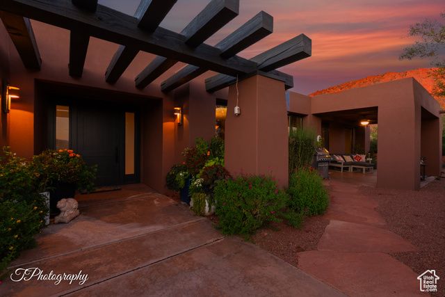 688 W SHINAVA DR, Ivins, UT 84738