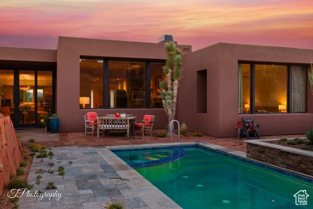 688 W SHINAVA DR, Ivins, UT 84738