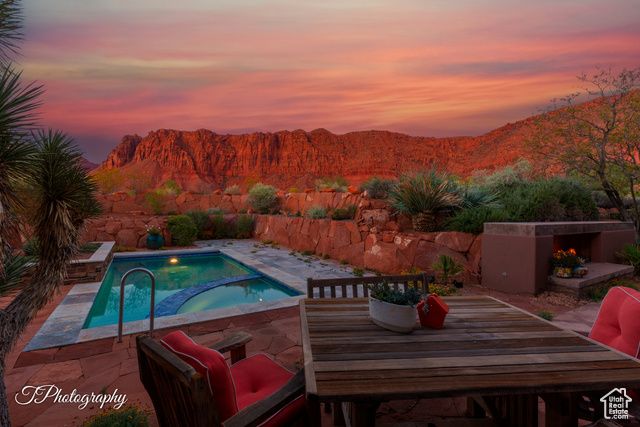 688 W SHINAVA DR, Ivins, UT 84738