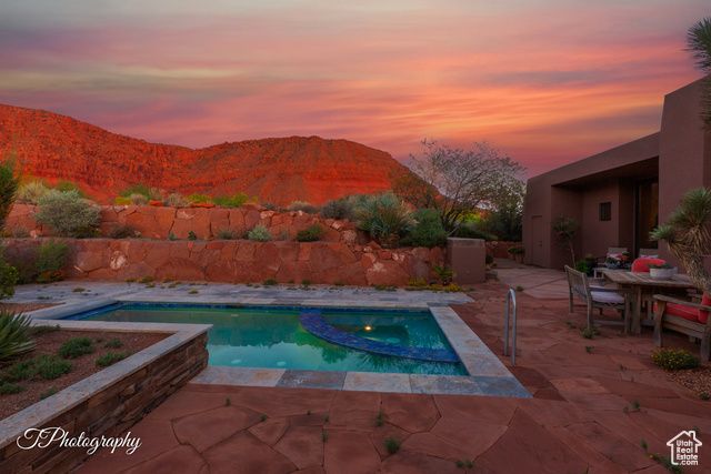 688 W SHINAVA DR, Ivins, UT 84738