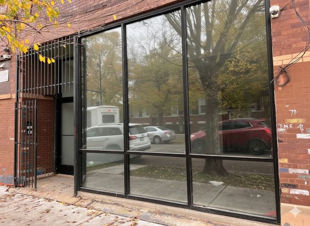 3605 W AUGUSTA Avenue, Chicago, IL 60651