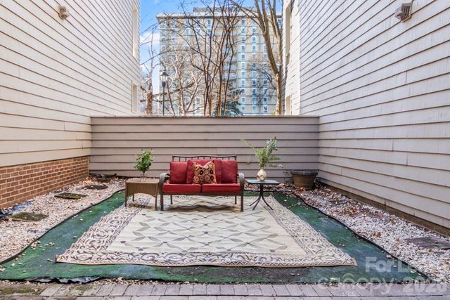 212 W 10th Street 4, Charlotte, NC 28202